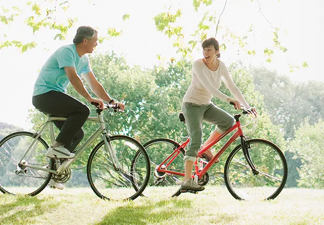 LOS BENEFICIOS DE MONTAR EN BICICLETA